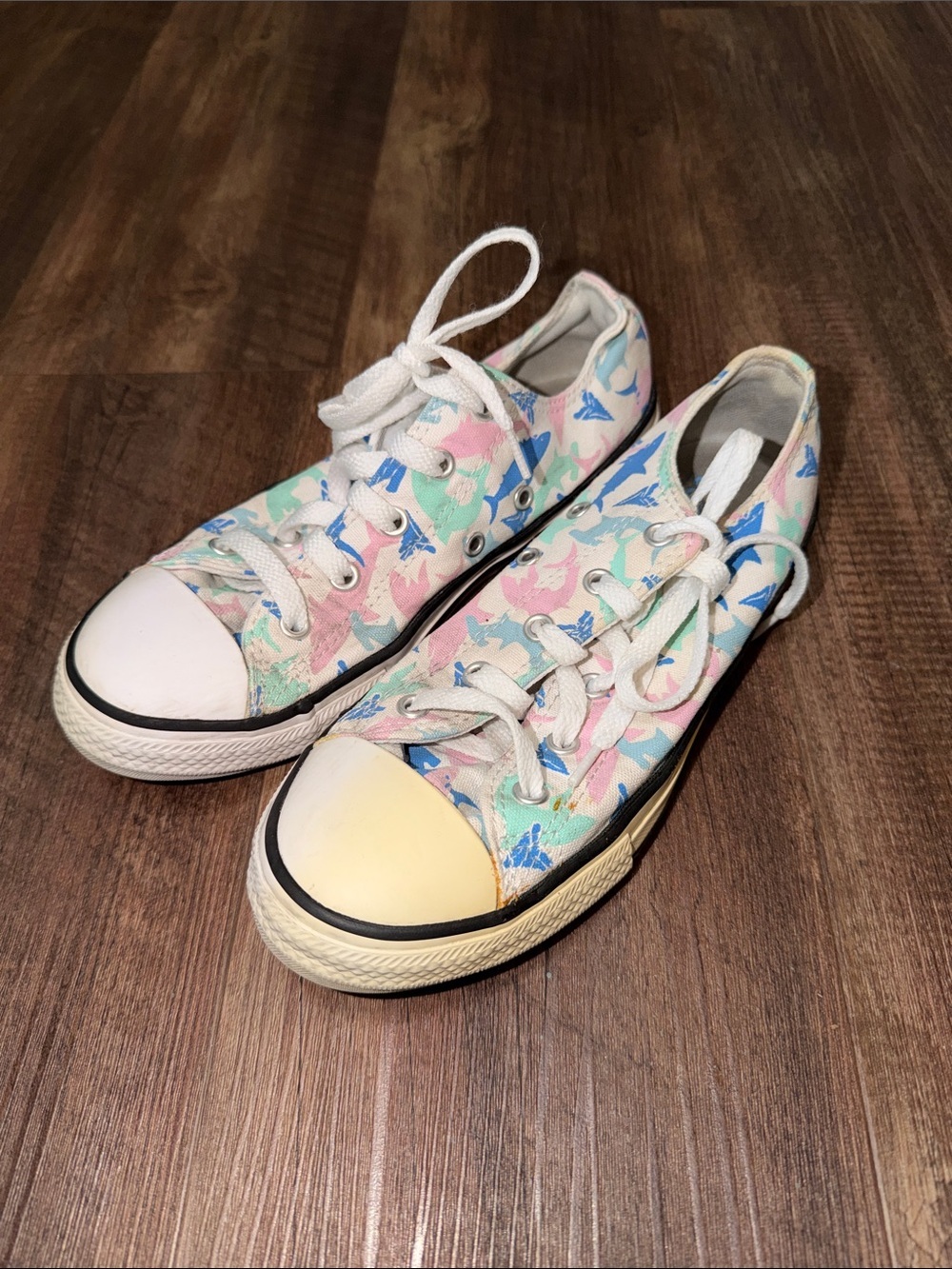 Kids Converse shark print Multicolor Sneakers size 3